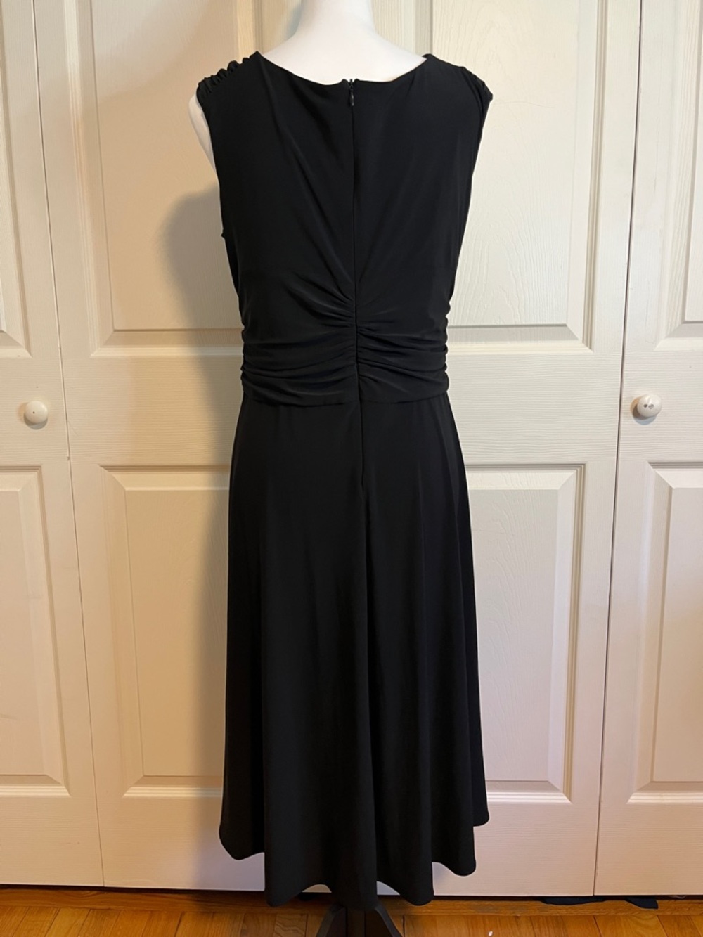 Scarlett Nite Black Ruched V-Neck Midi Dress, size 14 - Picture 4 of 6